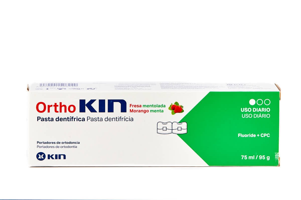  Creme Dental OrthoKin Mentol Morango, 75ml.